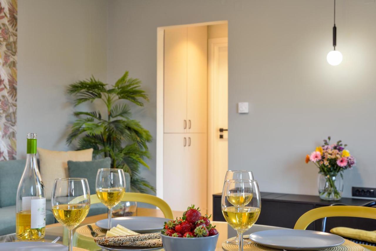 Dandelion Apartments Ханья Экстерьер фото